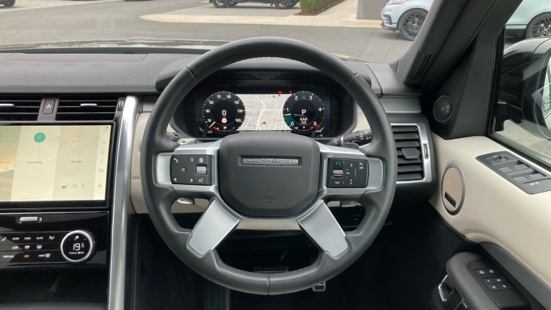 Land Rover Discovery 3.0 D300 Dynamic SE 5dr Auto Diesel Station Wagon